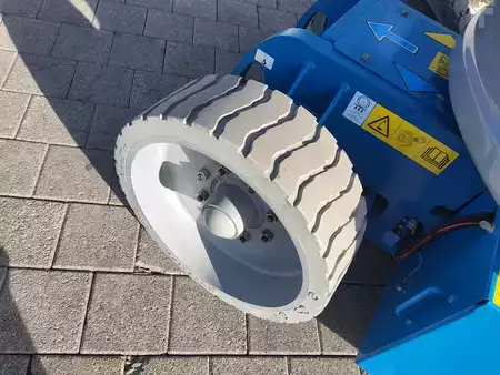 Függöleges emelö emelvény 2025  Genie Z-30/20N RJ (8)