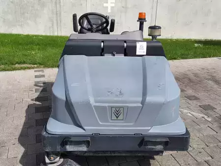 Zametací stroj 2015  Kärcher Kehrmaschine KM 130/300 RLPG (2)