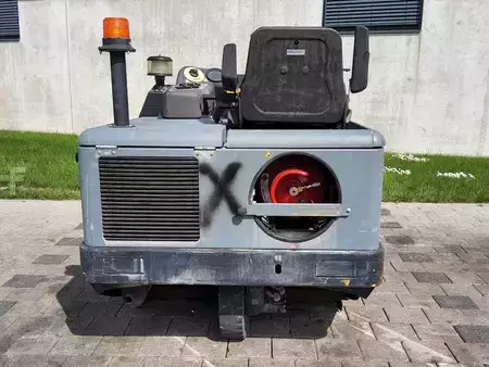 Zametací stroj 2015  Kärcher Kehrmaschine KM 130/300 RLPG (4)