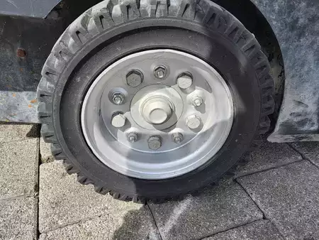 Zametací stroj 2015  Kärcher Kehrmaschine KM 130/300 RLPG (8)
