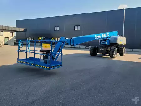 Teleskopická plošina  Genie S-85 XC (1)