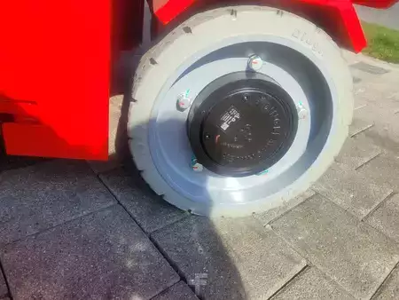 Scherenarbeitsbühne  Magni ES 1409AC+ (8)