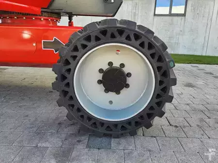 Teleskopická plošina  Manitou 220 TJ Plus (9)