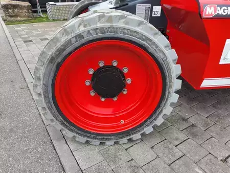 Teleskopbühne  Magni DTB24RT (8)