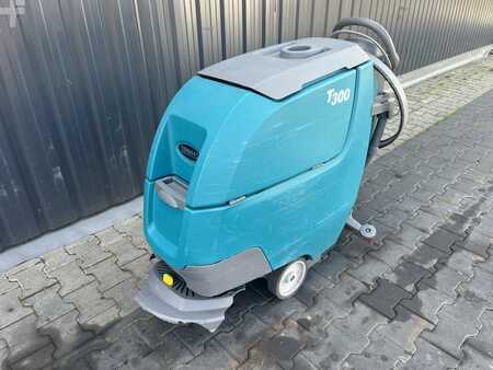 Scheuersaugmaschine  Tennant T300 (1)