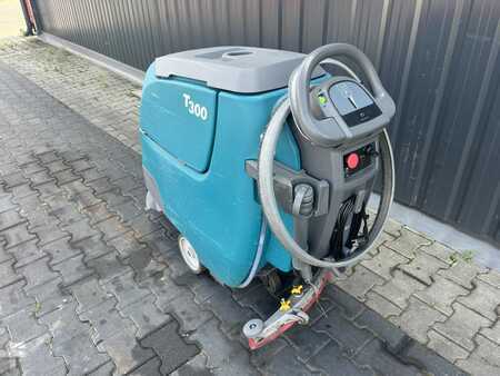 Scheuersaugmaschine  Tennant T300 (3)