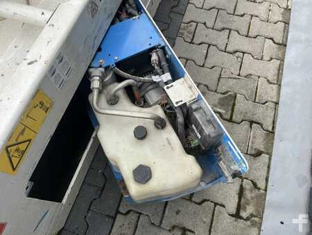 Piattaforme aeree a pantografo 2014  Genie GS-2046 (9)