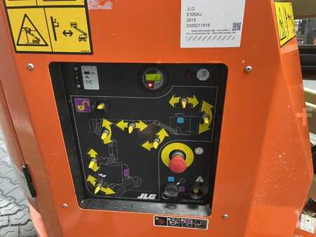 Plataformas articuladas 2015  JLG E300AJ (7)