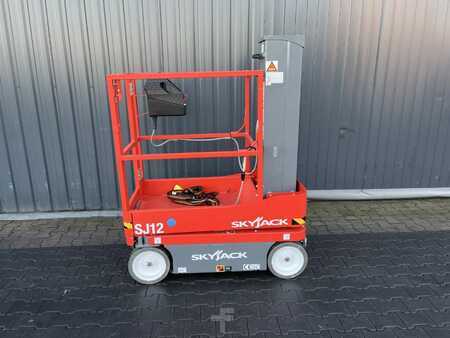 Unipersonales  Skyjack SJ12 (2)