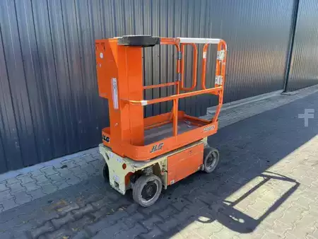 Teleskopická plošina 2018  JLG 1230ES (1)