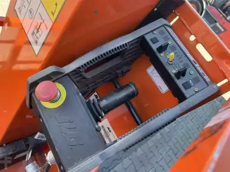 Teleskopická plošina 2018  JLG 1230ES (10)
