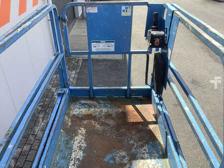 Piattaforme aeree a pantografo 2001  Genie GS2646 (3)