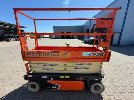 Podnośnik nożycowy 2023  JLG ES2632 (1)