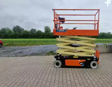 Podnośnik nożycowy 2025  JLG ES2632 (3)