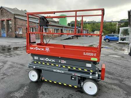 Scherenarbeitsbühne 2025  Skyjack SJ3220E (1)