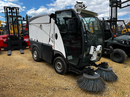 Pedestrian Sweeper 2013  Johnston CN101 CX101 (1)