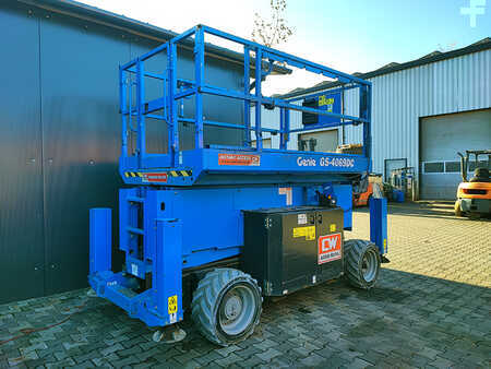 Levantamento tesoura 2021  Genie GS-4069 DC (2)