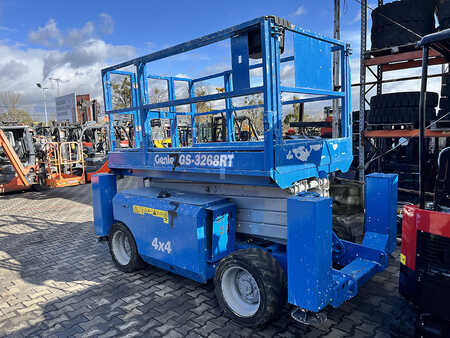 Saksinostimet 2006 Genie GS-3268 (2)