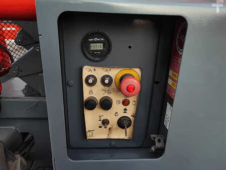 Saksinostimet 2018  Skyjack SJ6826 RT (9)
