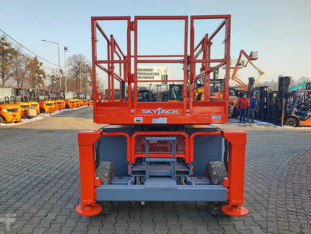 Saksinostimet 2018  Skyjack SJ6826 RT (5)