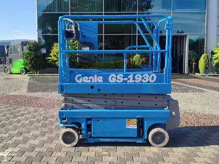Scissors Lifts 1997  Genie GS-1930 (2)