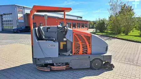 Sitte-på feie- og støvsuging maskiner 2008  Nilfisk CR1200 (6)