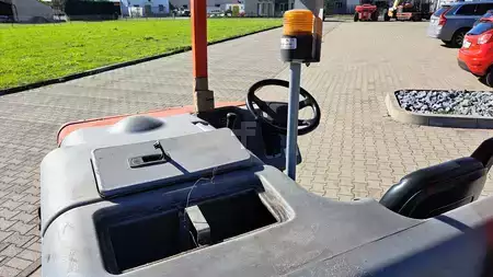 Sitte-på feie- og støvsuging maskiner 2008  Nilfisk CR1200 (10)