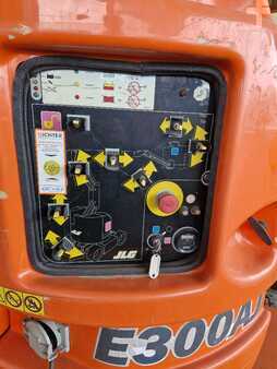 Gelenkteleskopbühne 2007  JLG E 300 AJ (6)