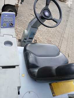 Ride on Scrubber Dryer 2017  Nilfisk BR700C (2)
