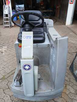 Ride on Scrubber Dryer 2017  Nilfisk BR700C (3)