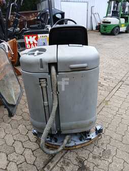 Ride on Scrubber Dryer 2017  Nilfisk BR700C (5)