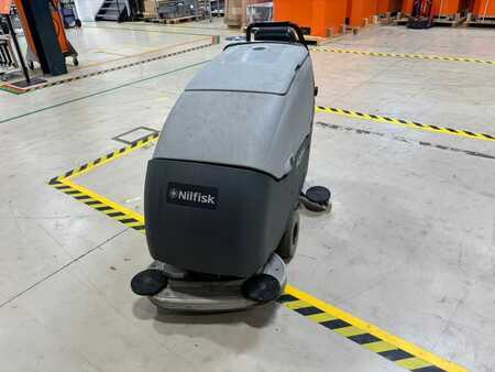 esfregador / secador 2018 Nilfisk BA 651 (2)