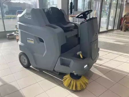 Kehrsaugmaschine 2024  Kärcher KM 100/120 R Bp Pack (4)