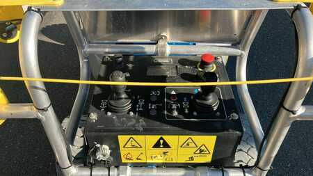 Kloubová pracovní plošina 2021  Genie Z33/18 (4)