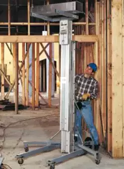 Speciální stroje 2026  Genie Superlift Contractor SLC 24 Materiallift (3)