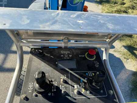 Kloubová pracovní plošina 2023  Genie Z33/18 (4)