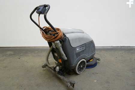 Varredor 2005  Nilfisk Scrubber-Dreyer CA 410 (2)