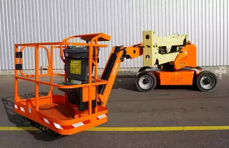 Outro 2012  JLG Gelenkteleskoparbeitsbühne E450AJ (1)