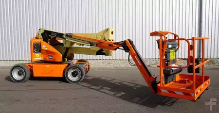 Outro 2012  JLG Gelenkteleskoparbeitsbühne E450AJ (2)