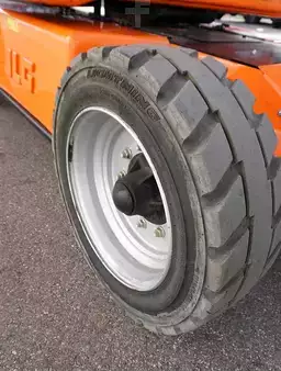 Outro 2012  JLG Gelenkteleskoparbeitsbühne E450AJ (8)