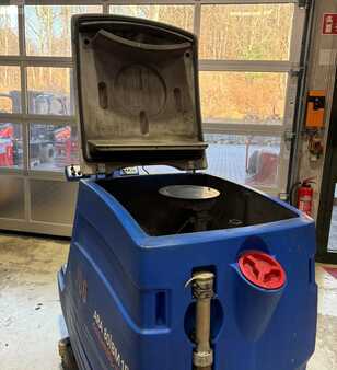 Ride On Vacuum Sweeper 2016  Columbus ARA 80 BM 150 (5)