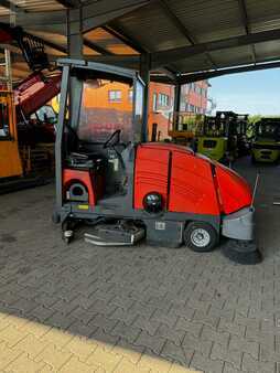 Veeg-zuig-machine 2014  Hako 1800 KLPG (1)