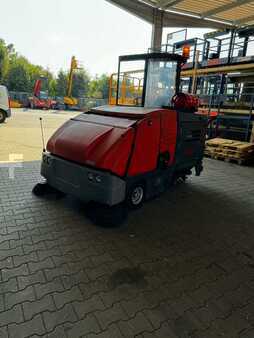Veeg-zuig-machine 2014  Hako 1800 KLPG (2)