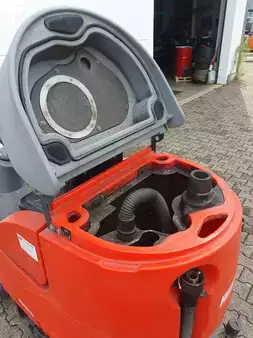 Ride on Scrubber Dryer 2005  Hako B750R (5)