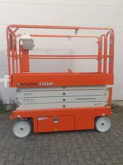 Pracovní plošina s nůžkovým zdvihem 2025  Snorkel S3226E (1)