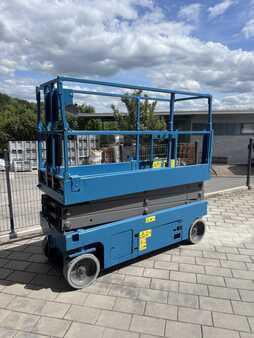 Schaarhoogwerker 2012  Genie GS-2632 neu lackiert (1)