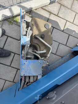 Schaarhoogwerker 2012  Genie GS-2632 neu lackiert (11)