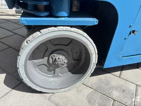 Schaarhoogwerker 2012  Genie GS-2632 neu lackiert (3)