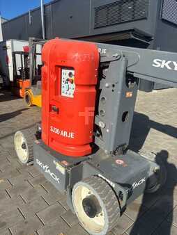 Kloubová pracovní plošina 2017  Skyjack SJ30ARJE 2WD (9)