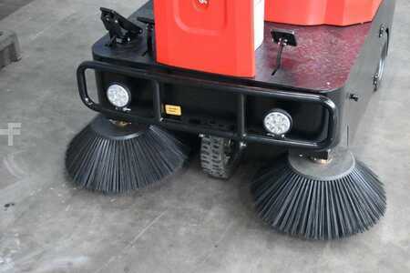 Zit veegmachine 2022  [div] Westfield W-1250 (Schorr) Aufsitzkehrmaschine Neugerät (9)